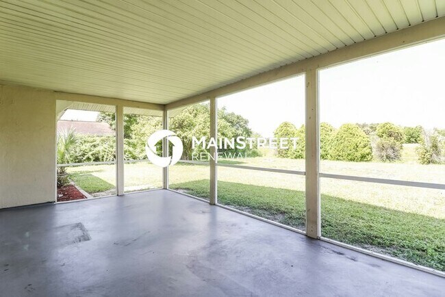 Building Photo - 3 Bedroom Pet-Friendly Home in North Port, FL with Main Street Renewal