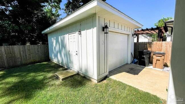 Building Photo - 1633 E Hatton St