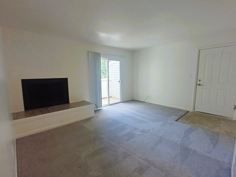 Primary Photo - 600 Reusens Rd