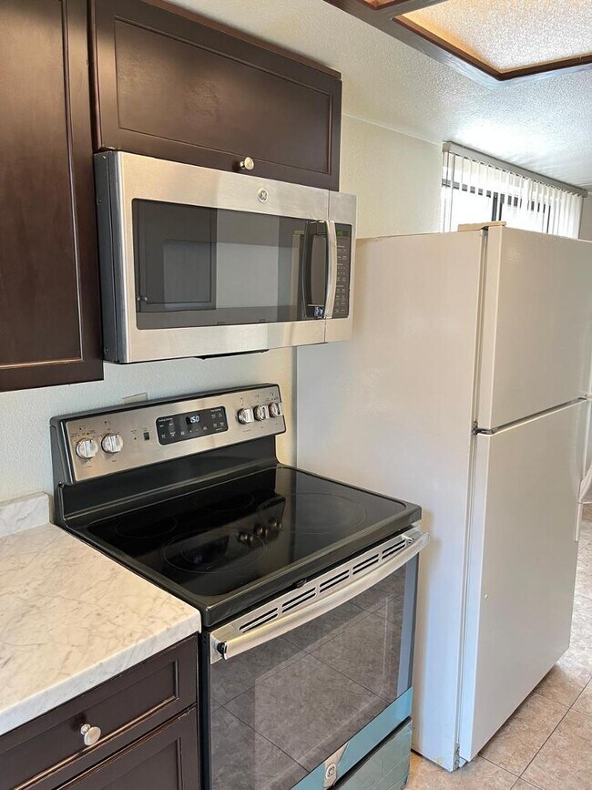 Building Photo - 3119 W Cochise Dr