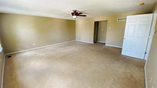Building Photo - 58 Fountainview Dr
