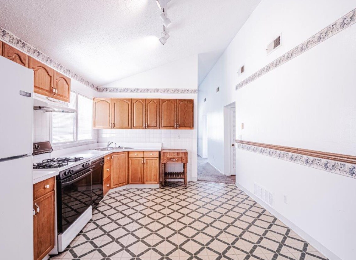 Building Photo - 2355 Buttonwood Ct