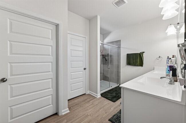 Building Photo - 3318 Brushy Marsh Dr