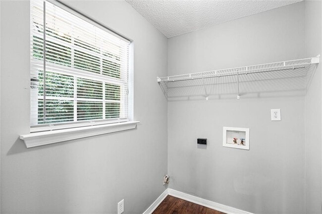 Building Photo - 9215 Webster Ln