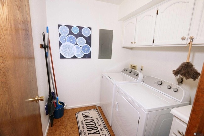 Building Photo - 3533 S Cholla Dr