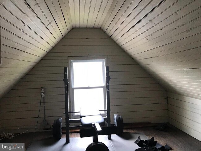 Building Photo - 430 Leconey Ave