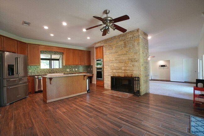 Building Photo - 8 Woodhollow Trail