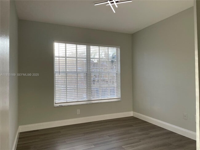 Building Photo - 1775 NW 166th Ave