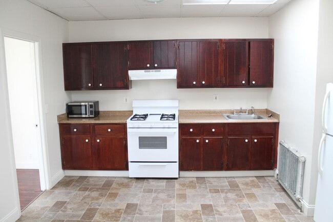 Building Photo - 1708 Linden Ave
