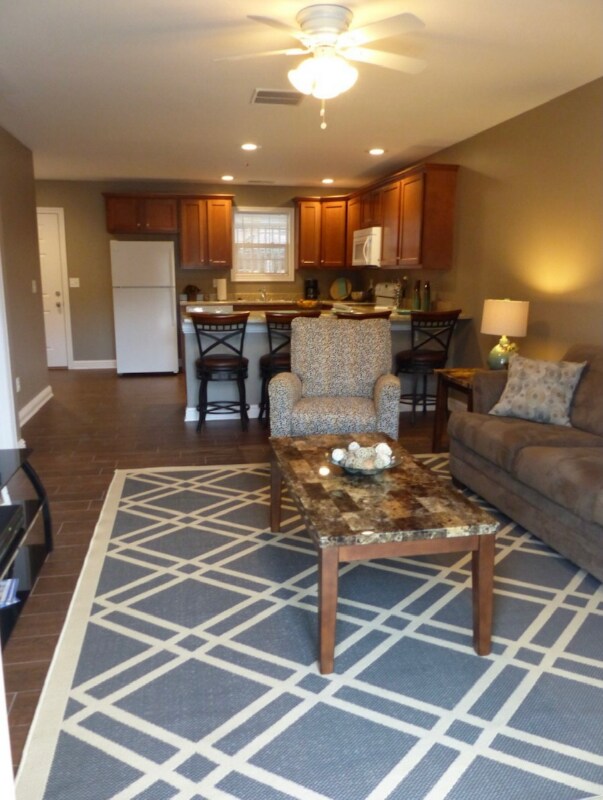 Building Photo - 1616 Spring Valley Dr