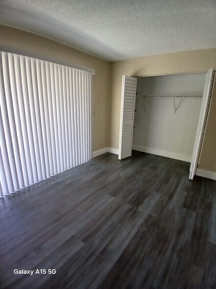 Building Photo - 4117 Riverside Dr