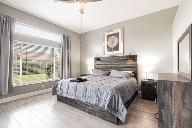 Building Photo - Beautiful 2-Bed Home, Dog Friendly & Resort-Style Amenities – Available for Annual Rental!