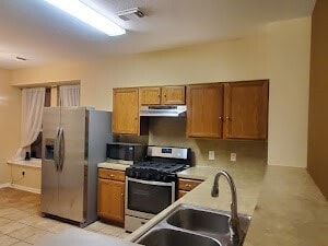 Building Photo - 12806 Pecan Shores Dr