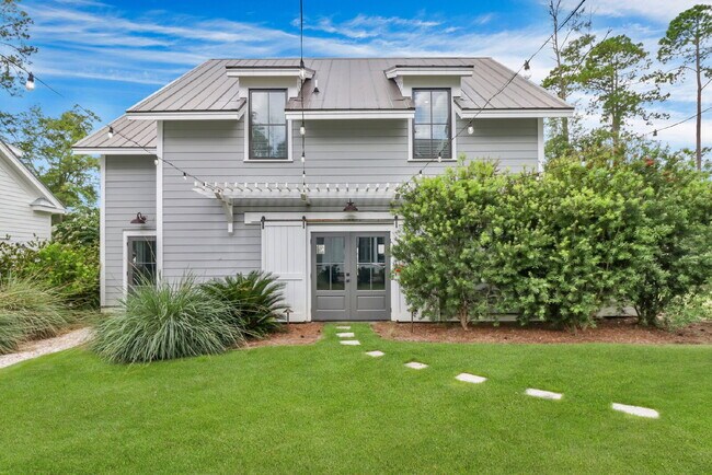 Building Photo - Spacious & Furnished Garage Apartment in Palmetto Bluff!