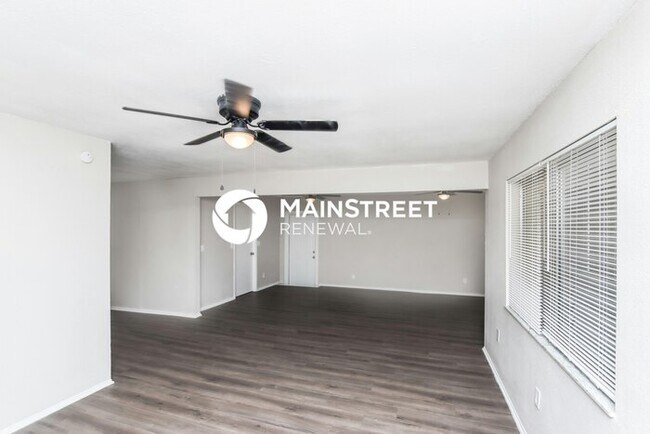 Building Photo - 3 Bedroom Pet-Friendly Home in MERRITT ISLAND, FL with Main Street Renewal
