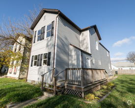 Building Photo - 1705 E 5th St