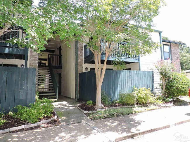 Building Photo - 2299 Scenic Hwy