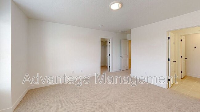 Building Photo - 7 S Moonlit Rd