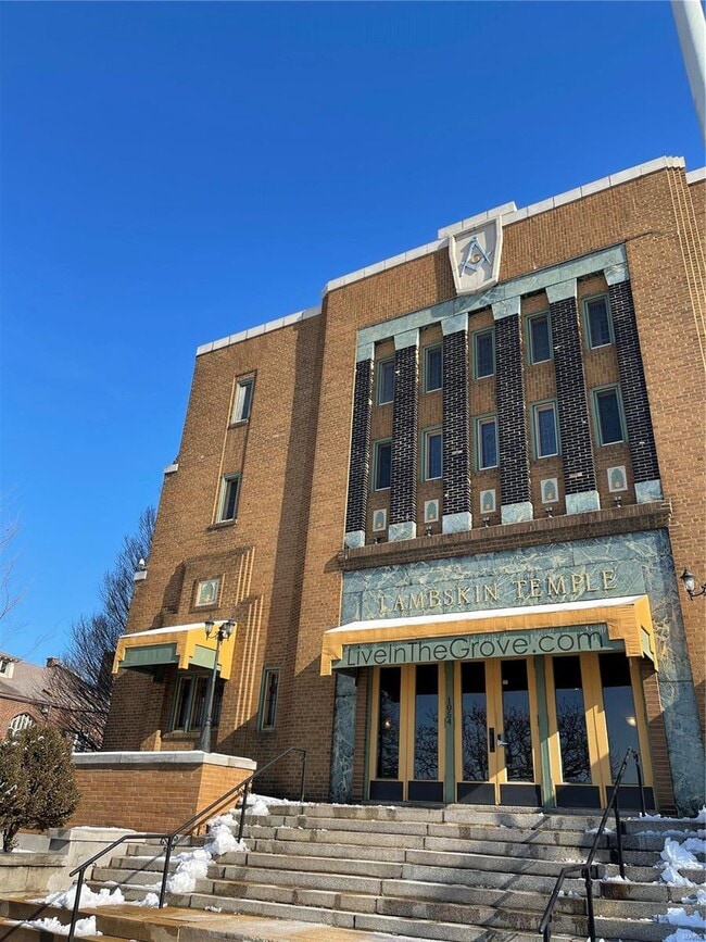 Building Photo - 1052 S Kingshighway Blvd