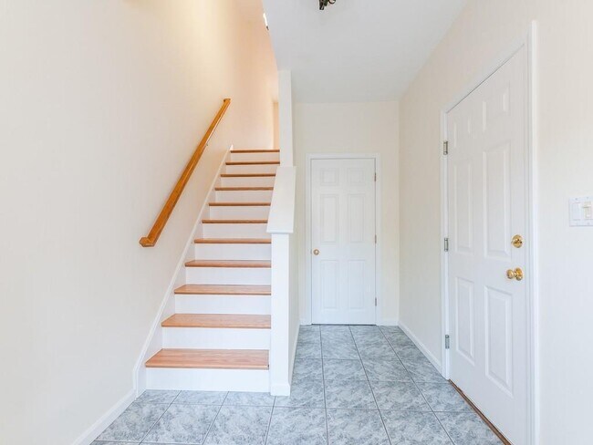 Building Photo - 62 Tisdale Dr