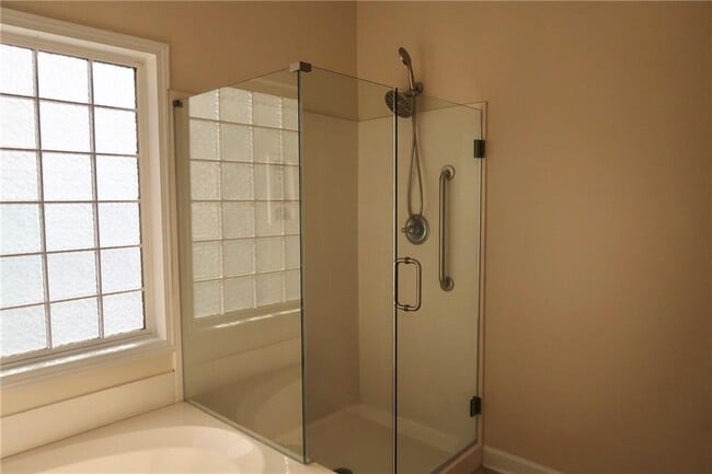 Building Photo - 515 Village Arbor Park NW