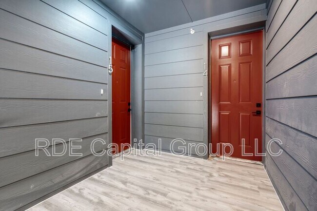 Building Photo - 948 S Corinth St Rd