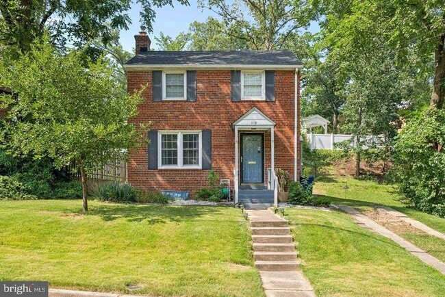 Building Photo - 1119 S Edison St