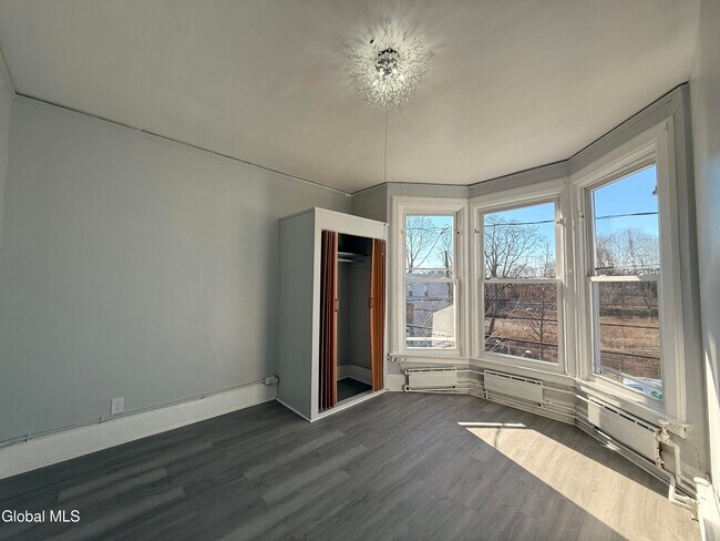 Building Photo - 184 Quail St