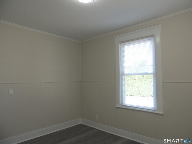 Building Photo - 132 Silver Sands Rd