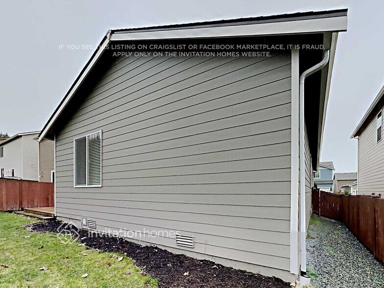 Building Photo - 8929 171st St NE