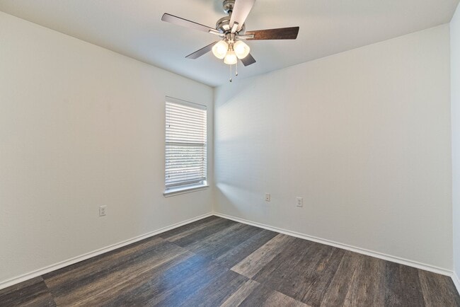 Building Photo - Beautiful 3 bedroom, 2 bathroom home in Southeast Austin!!!