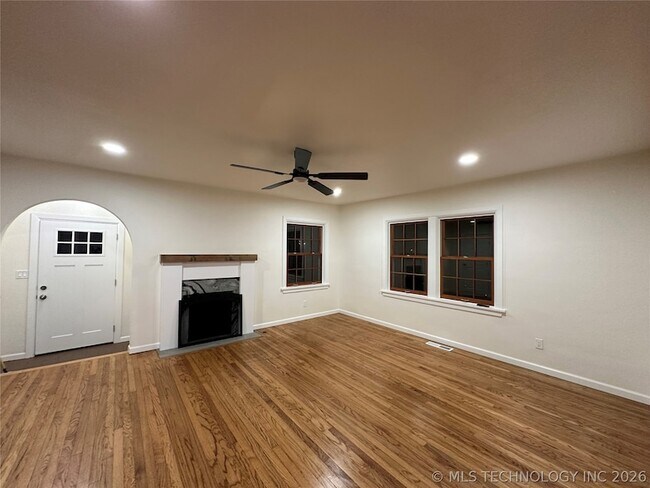 Building Photo - 1235 S Gary Pl