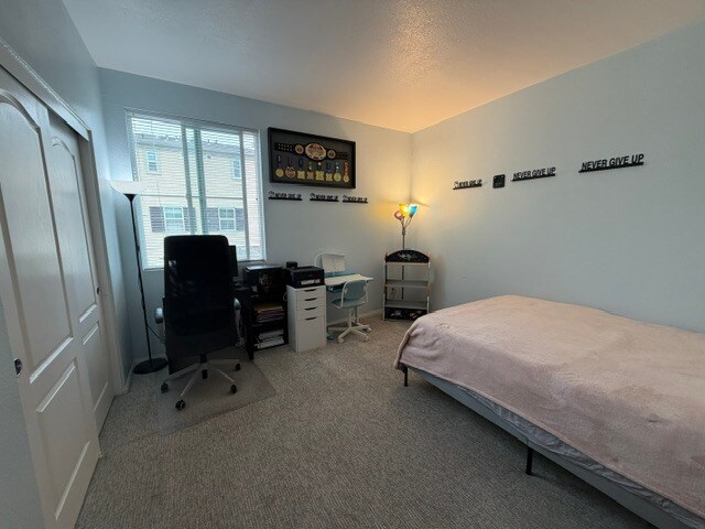 Building Photo - 5084 Plaza Promenade