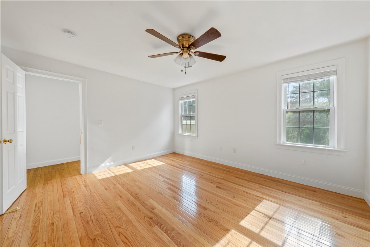 Building Photo - 6 Longview Cir
