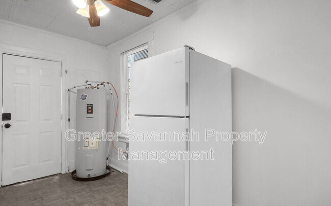 Building Photo - 612 W 42nd St
