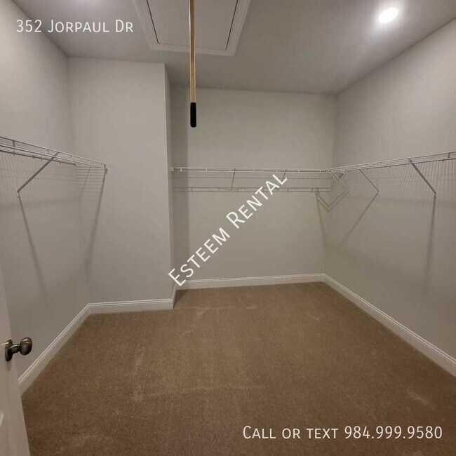 Building Photo - 352 Jorpaul Dr
