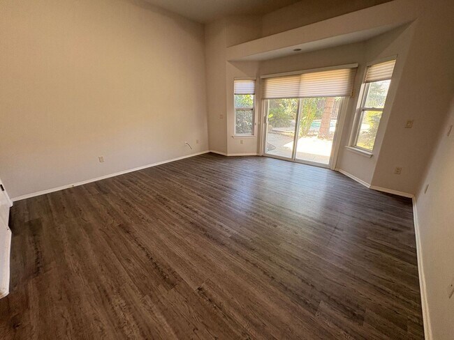 Building Photo - Beautiful 3 Bedroom Home in a Gated Community