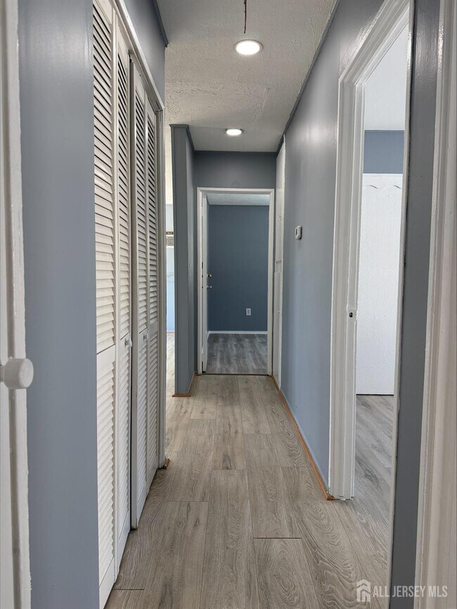 Building Photo - 1211 Stelton Rd