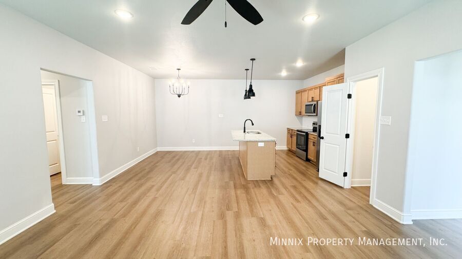 Building Photo - 2544 137th St