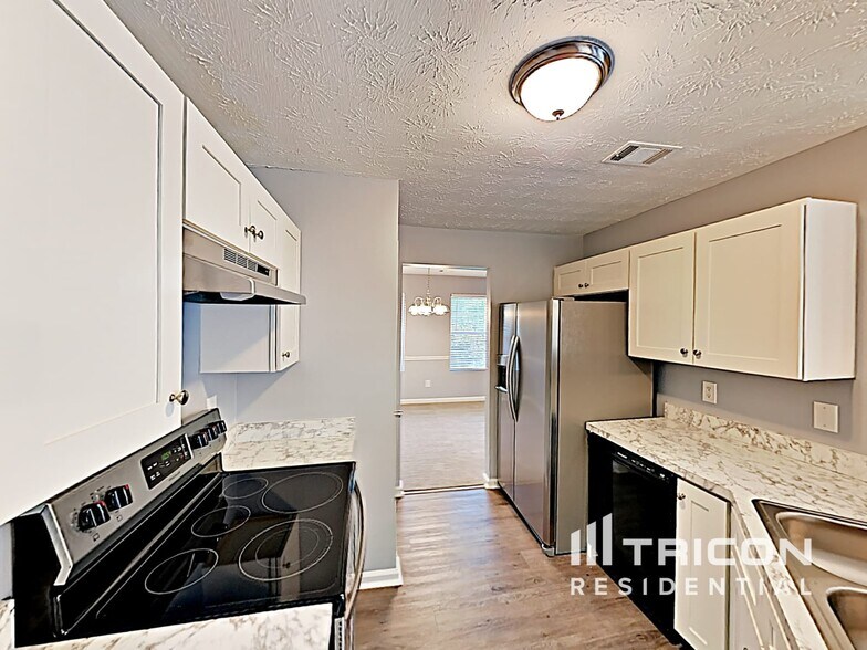 Building Photo - 460 Arthurs Ln