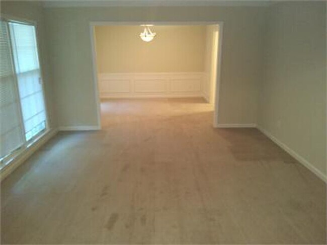 Building Photo - Coming soon. Charming 3-Bedroom Home in Co...