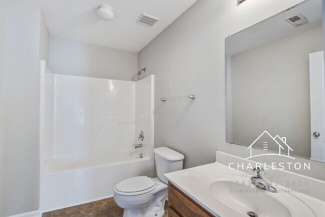 Building Photo - 198 Grand Oaks Dr