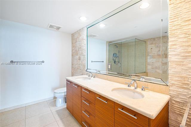 Building Photo - 50 Biscayne Blvd