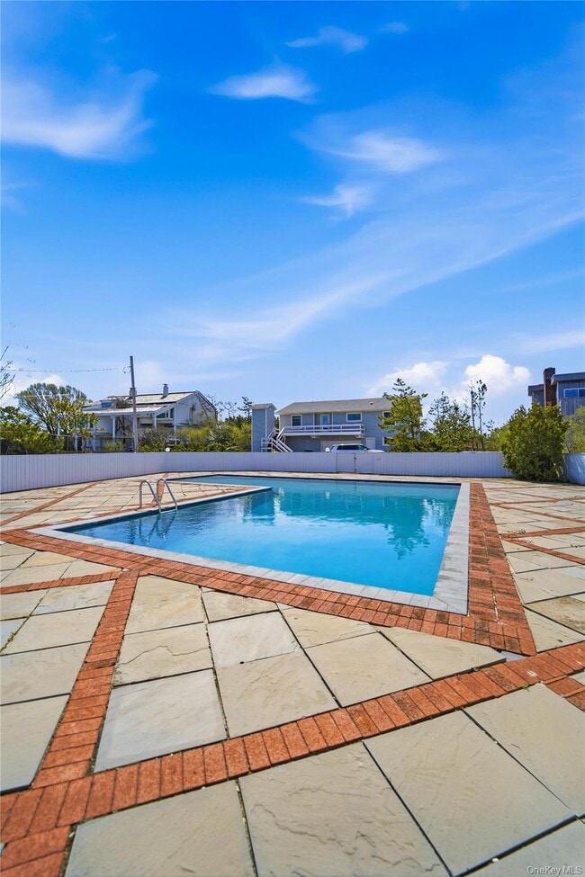 Building Photo - 355 Dune Rd