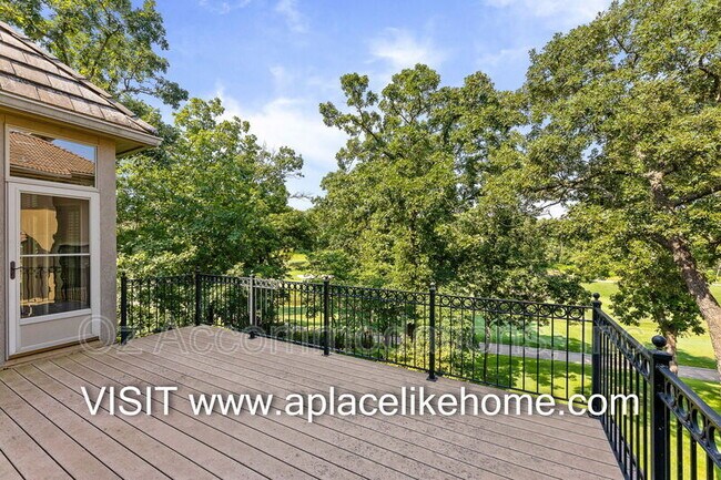 Building Photo - 16690 Country Club Dr