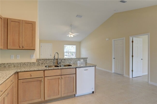 Building Photo - 8876 98th Ct