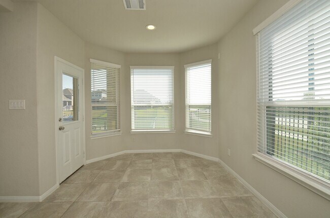 Building Photo - 3502 Gannan Lake Ct