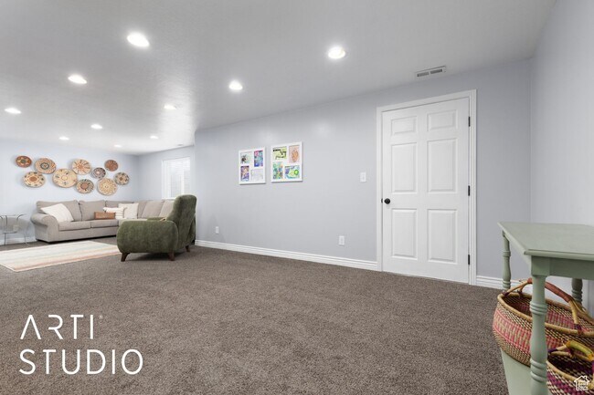 Building Photo - Spacious 5-Bedroom Home in Morgan – $500 O...