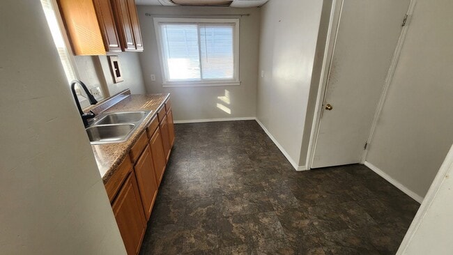 Building Photo - 3 bed 1 bath