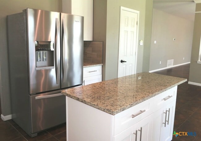 Building Photo - 413 Cattail Cir